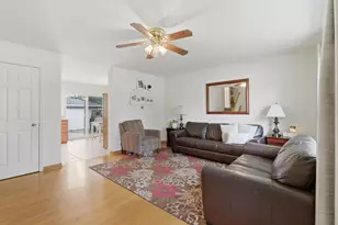 223 Blackberry Dr, Bolingbrook, IL 60440 - Photo 5