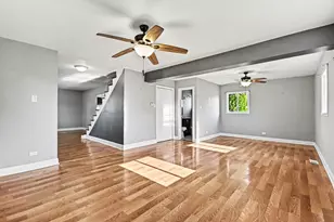 148 Blackhawk Dr, Park Forest, IL 60466 - Photo 3