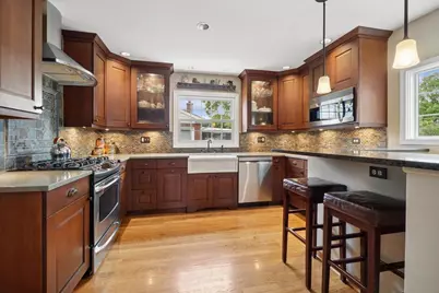 407 N Prospect Manor Avenue, Mount Prospect, IL 60056 - Photo 9