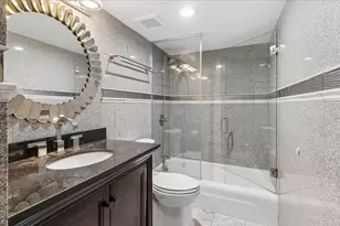 175 E Delaware Pl, Chicago, IL 60611 - Photo 15