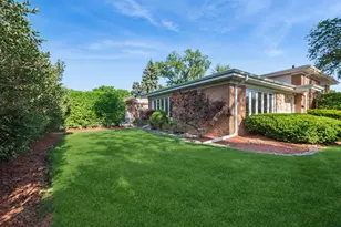 4159 Golf Rd, Skokie, IL 60076 - Photo 3