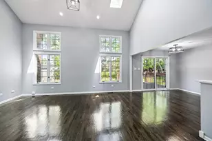18322 Pond View Ct, Tinley Park, IL 60477 - Photo 3