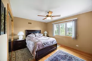 3919 Gloria Ct, Glenview, IL 60025 - Photo 15
