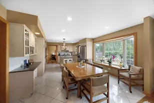 3919 Gloria Ct, Glenview, IL 60025 - Photo 5
