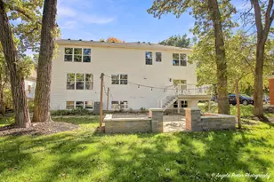 606 Barberry Trail, Fox River Grove, IL 60021 - Photo 3