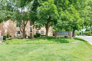 2420 W Talcott Rd, Park Ridge, IL 60068 - Photo 1