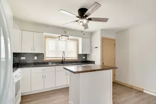 5129 N Chester Ave, Chicago, IL 60656 - Photo 9