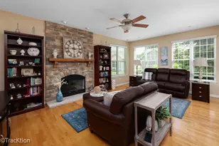 16601 Grandwood Lake Dr, Crest Hill, IL 60403 - Photo 7