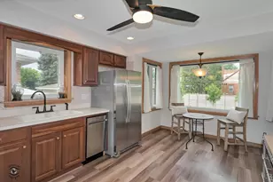 10118 S Turner Ave, Evergreen Park, IL 60805 - Photo 9