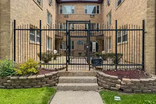 6945 S Chappel Ave, Chicago, IL 60649 - Photo 3