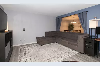 2300 Old Tavern Road #203, Lisle, IL 60532 - Photo 5