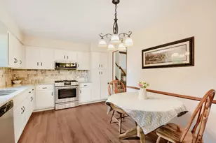 1325 Hawkins Ave, Downers Grove, IL 60516 - Photo 5