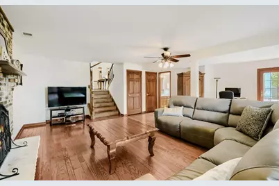 1325 Hawkins Avenue, Downers Grove, IL 60516 - Photo 11