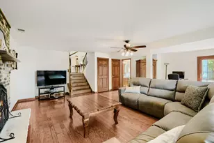 1325 Hawkins Ave, Downers Grove, IL 60516 - Photo 11