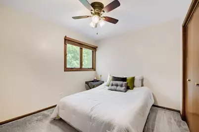 1325 Hawkins Avenue, Downers Grove, IL 60516 - Photo 15