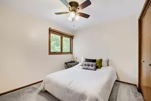 1325 Hawkins Ave, Downers Grove, IL 60516 - Photo 15