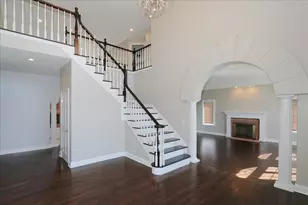 5N523 E Lakeview Cir, Saint Charles, IL 60175 - Photo 9