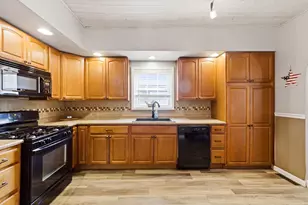 390 W Gordon St, Coal City, IL 60416 - Photo 9