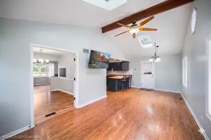 28W516 Leverenz Rd, Naperville, IL 60564 - Photo 9