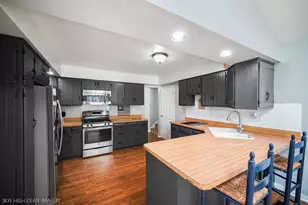 28W516 Leverenz Rd, Naperville, IL 60564 - Photo 7