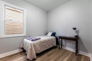 2048 W 70th Pl, Chicago, IL 60636 - Photo 9