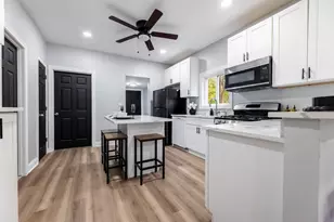 2048 W 70th Pl, Chicago, IL 60636 - Photo 5