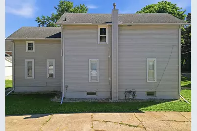606 Avenue C, Sterling, IL 61081 - Photo 5