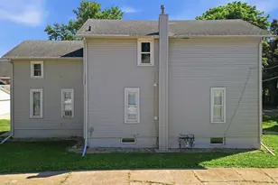 606 Ave C, Sterling, IL 61081 - Photo 5