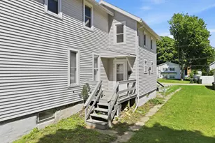 606 Ave C, Sterling, IL 61081 - Photo 3