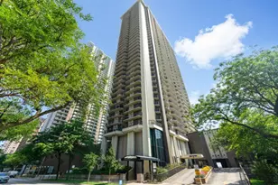 6007 N Sheridan Rd, Chicago, IL 60660 - Photo 1