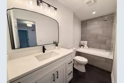 565 Kensington Court, Roselle, IL 60172 - Photo 13