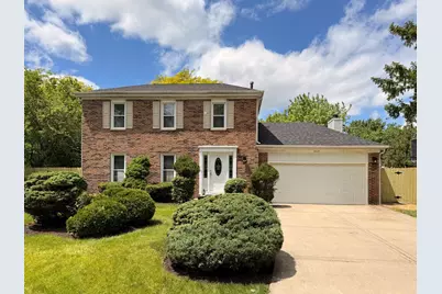 565 Kensington Court, Roselle, IL 60172 - Photo 1