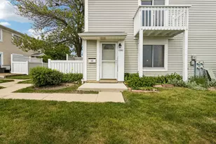 1541 Cornell Pl, Hoffman Estates, IL 60169 - Photo 3
