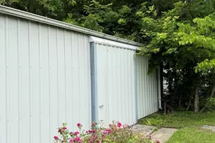 407 Middleton St, Iuka, IL 62849 - Photo 13
