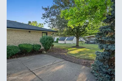 10S240 Hampshire Lane W, Willowbrook, IL 60527 - Photo 29