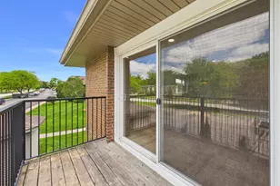 4525 Blackhawk Ln, Lisle, IL 60532 - Photo 41