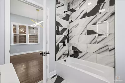10521 S Edbrooke Avenue, Chicago, IL 60628 - Photo 19