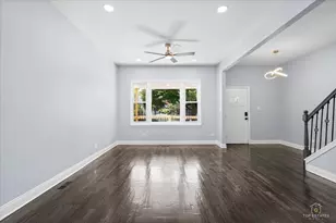 10521 S Edbrooke Ave, Chicago, IL 60628 - Photo 5