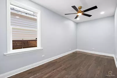 10521 S Edbrooke Avenue, Chicago, IL 60628 - Photo 27