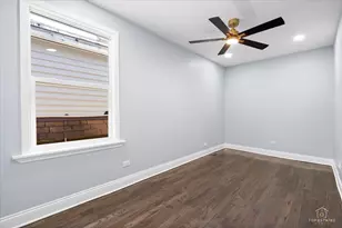 10521 S Edbrooke Ave, Chicago, IL 60628 - Photo 27