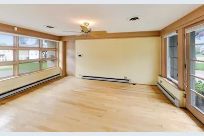 1646 N 18th Avenue, Melrose Park, IL 60160 - Photo 9