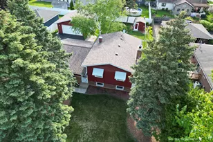 539 Thompson Ave, Winthrop Harbor, IL 60096 - Photo 3