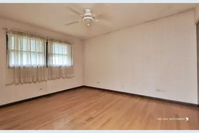 539 Thompson Avenue, Winthrop Harbor, IL 60096 - Photo 9
