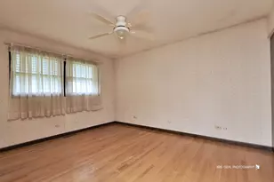 539 Thompson Ave, Winthrop Harbor, IL 60096 - Photo 9