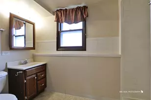 539 Thompson Ave, Winthrop Harbor, IL 60096 - Photo 17