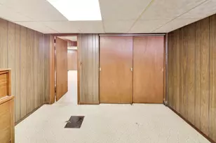 1602 Hills Ave, Des Plaines, IL 60016 - Photo 25