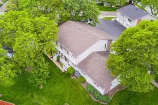 212 Amherst Ct, Bloomingdale, IL 60108 - Photo 3