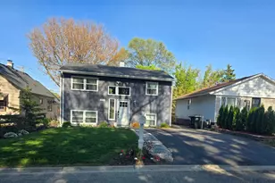 1407 N Oak Ave, Round Lake Beach, IL 60073 - Photo 1