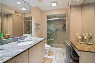 4568 Lindenwood Ln, Northbrook, IL 60062 - Photo 7