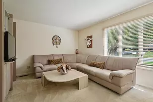 4568 Lindenwood Ln, Northbrook, IL 60062 - Photo 9